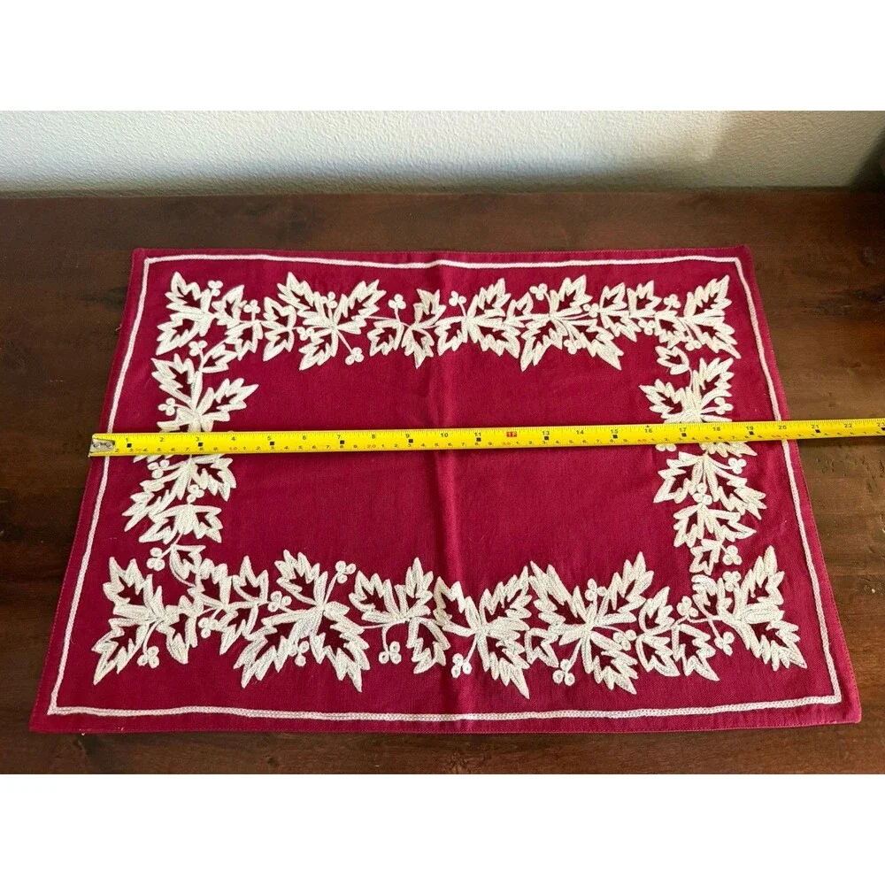 Williams-Sonoma Embroidered Floral Red/White Placemats & Napkins Sets of 4 EUC